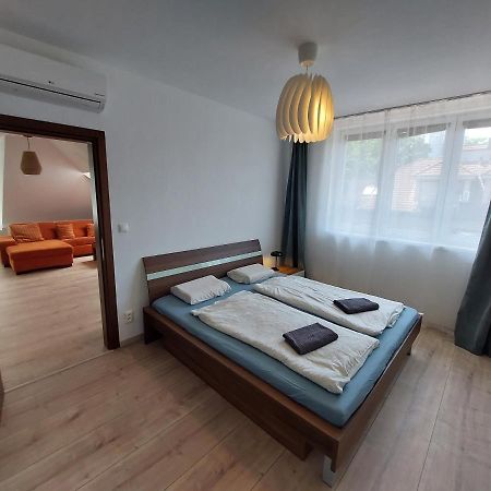 Utulny Apartman V Bratislava 4 Eksteriør billede